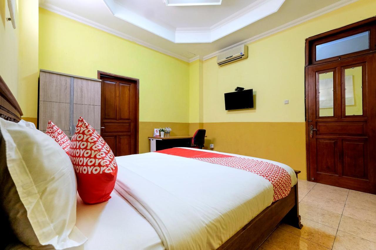 Oyo 338 Guest House Omah Manahan Syariah Solo Exterior foto