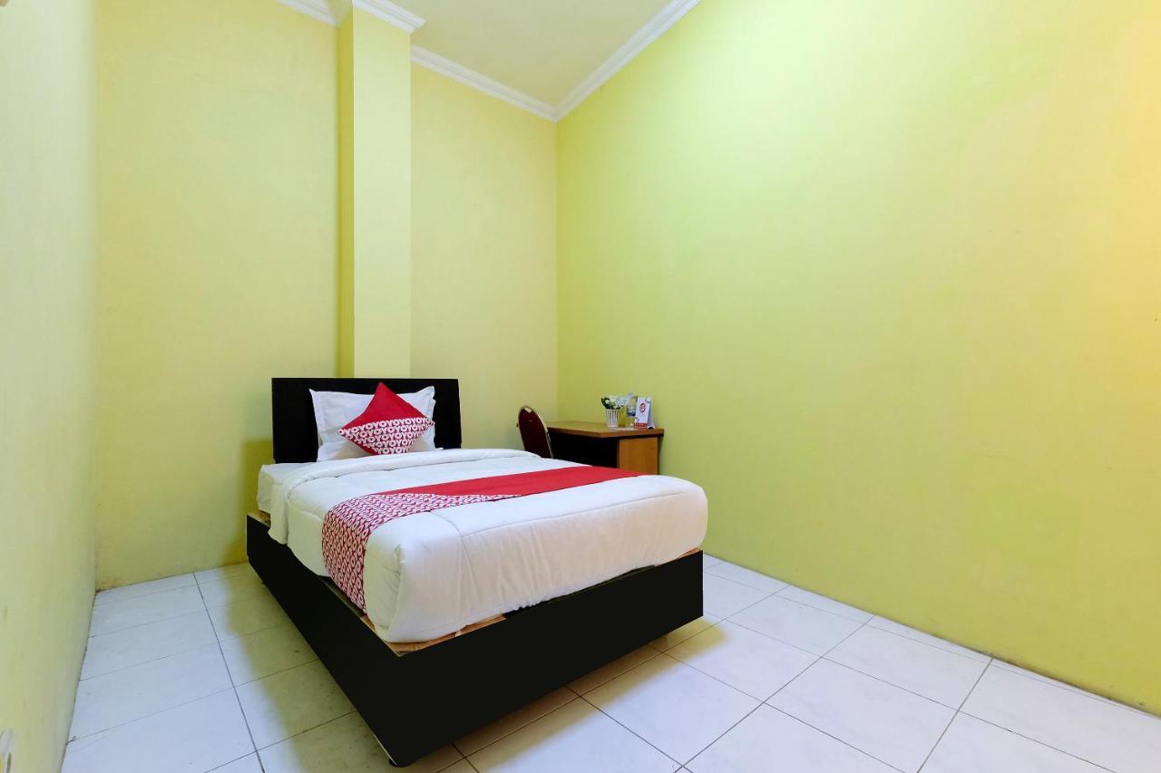 Super Oyo 338 Guest House Omah Manahan Syariah Solo Exterior foto