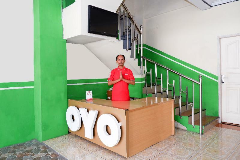 Oyo 338 Guest House Omah Manahan Syariah Solo Exterior foto
