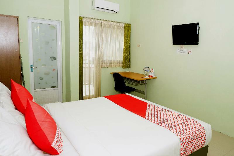 Oyo 338 Guest House Omah Manahan Syariah Solo Exterior foto