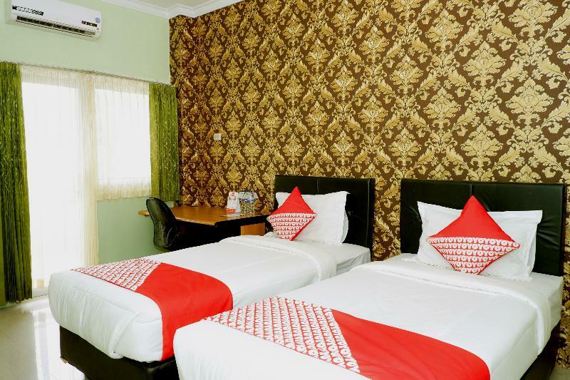 Oyo 338 Guest House Omah Manahan Syariah Solo Exterior foto
