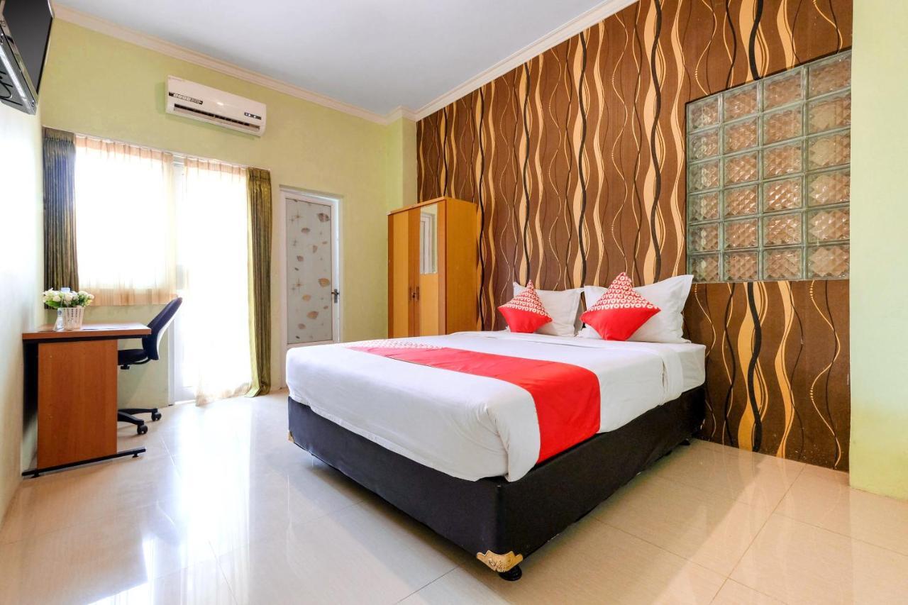 Oyo 338 Guest House Omah Manahan Syariah Solo Exterior foto