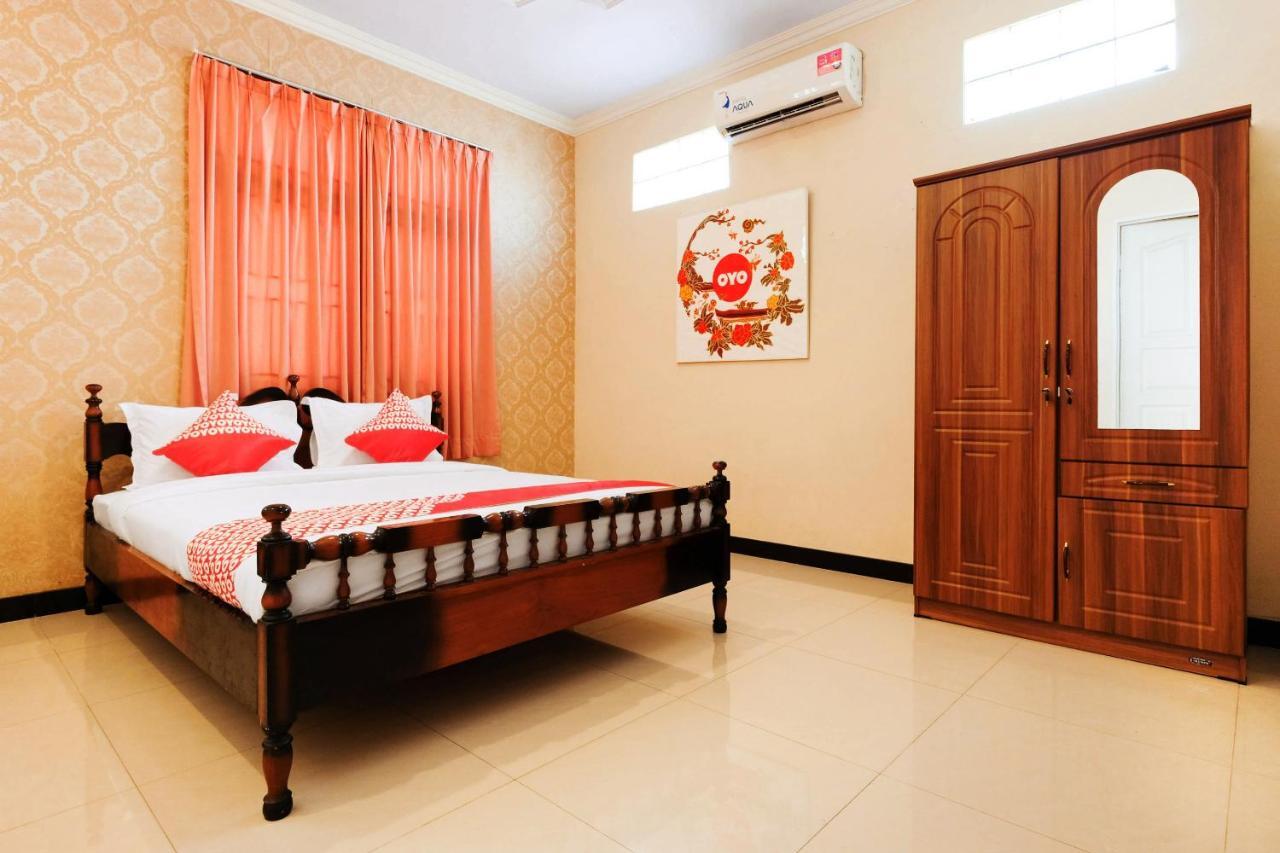 Oyo 338 Guest House Omah Manahan Syariah Solo Exterior foto