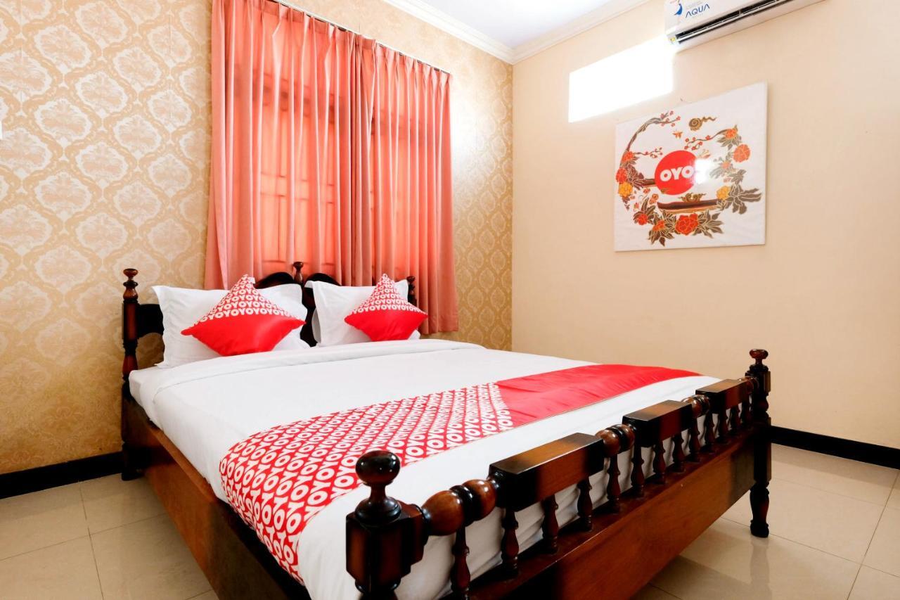 Oyo 338 Guest House Omah Manahan Syariah Solo Exterior foto